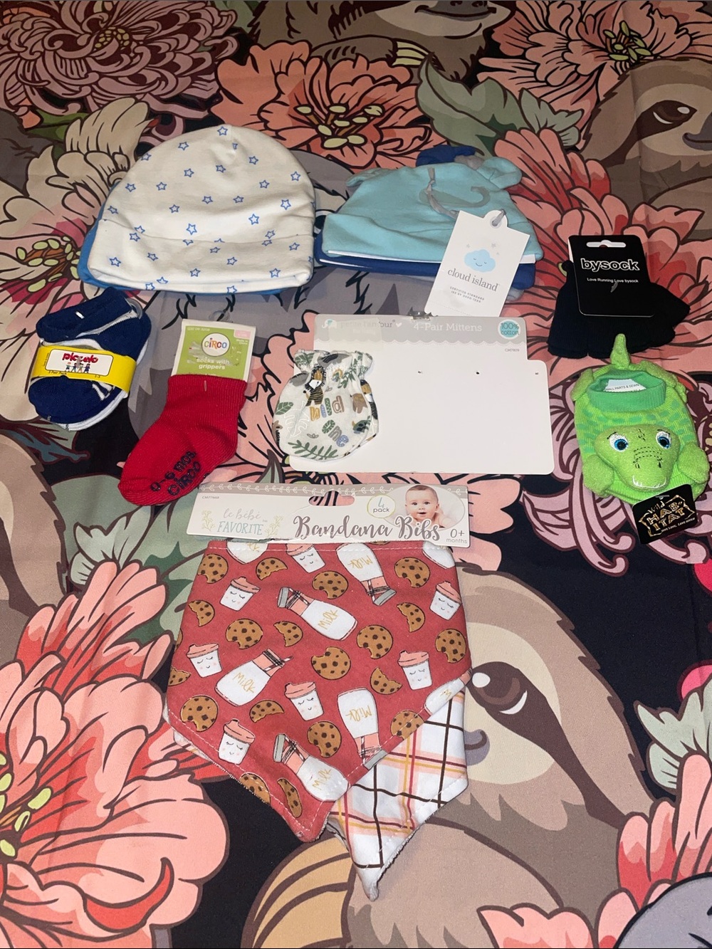 Small bundle of baby boy items (8)(new)